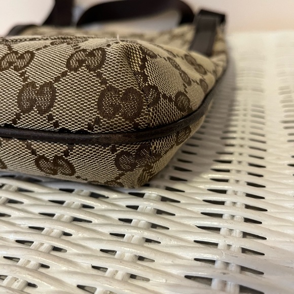 GUCCI GG Canvas Crossbody - Picture 4 of 13